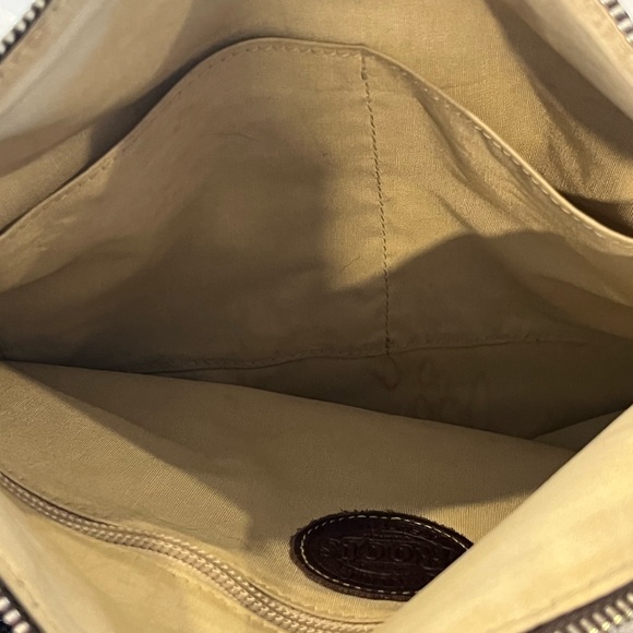 Roots, chocolate brown, genuine leather crossbody purse - Picture 8 of 9